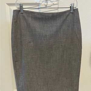 Grey poly/spadx/rayon pencil skirt Bck zipper fully lined Banana Republic size 6
